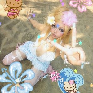 Meet your Posher, Constance